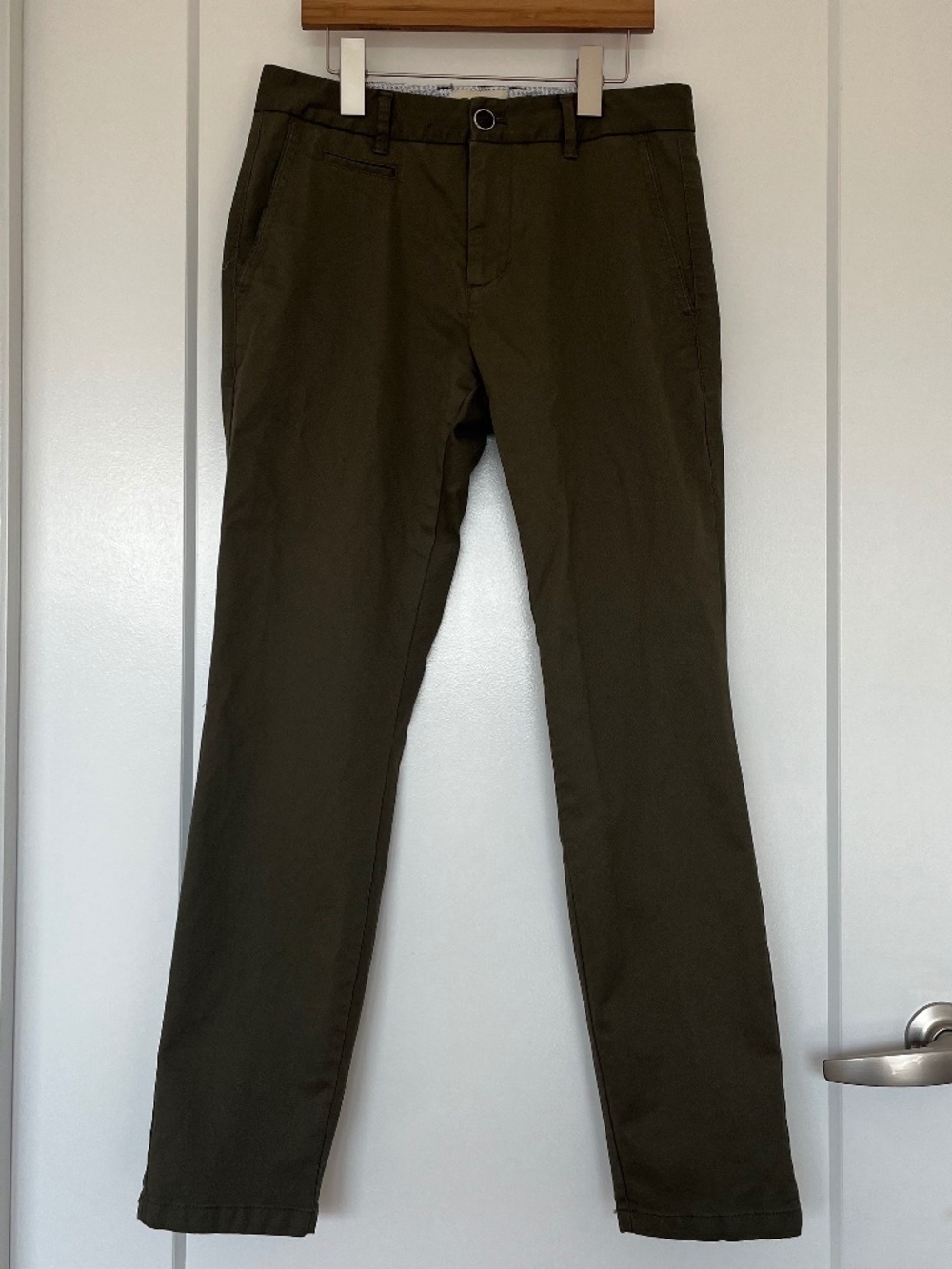 NWOT Perk Feel Good Chinos 29x30 Olive Green